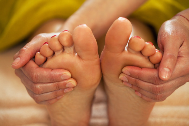 foot massage woman spa 144627 2082